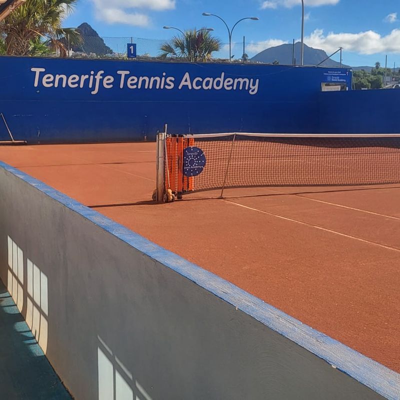The red clay courts at Chayofa