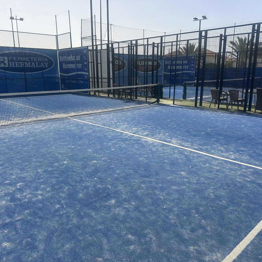 The padel courts at Chayofa